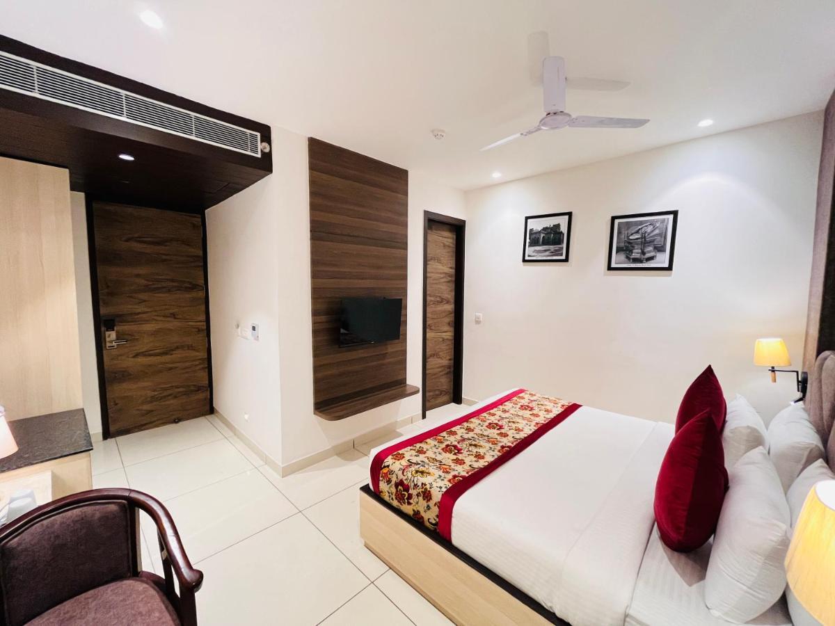 Hotel The Savode - Just 2 Mins From Golden Temple Amritsar Bagian luar foto