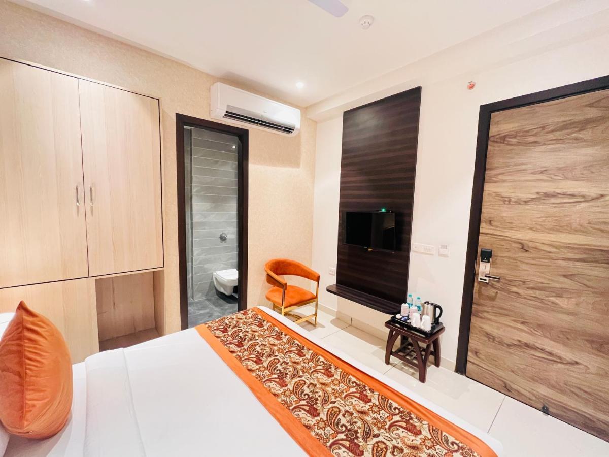 Hotel The Savode - Just 2 Mins From Golden Temple Amritsar Bagian luar foto