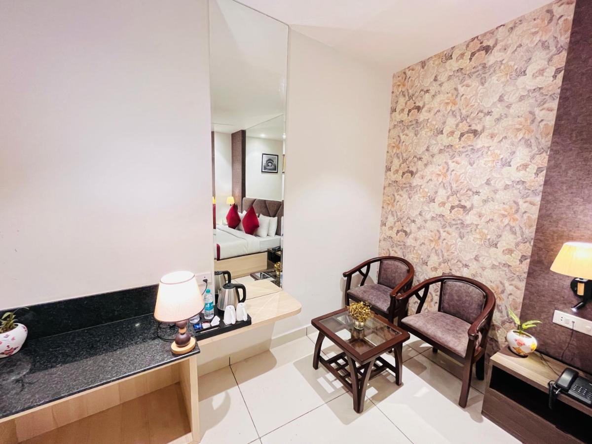 Hotel The Savode - Just 2 Mins From Golden Temple Amritsar Bagian luar foto