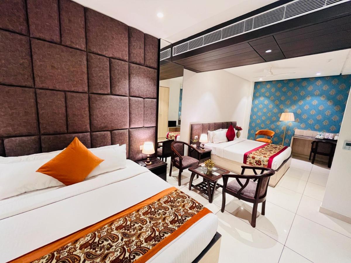 Hotel The Savode - Just 2 Mins From Golden Temple Amritsar Bagian luar foto