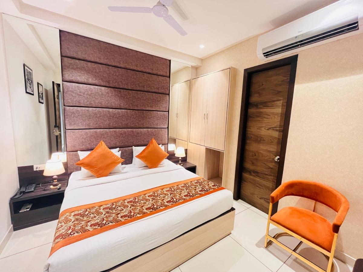 Hotel The Savode - Just 2 Mins From Golden Temple Amritsar Bagian luar foto