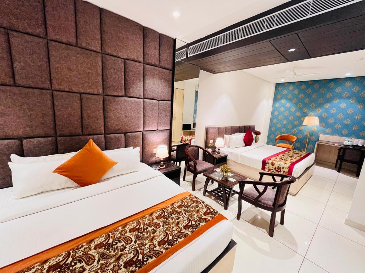 Hotel The Savode - Just 2 Mins From Golden Temple Amritsar Bagian luar foto