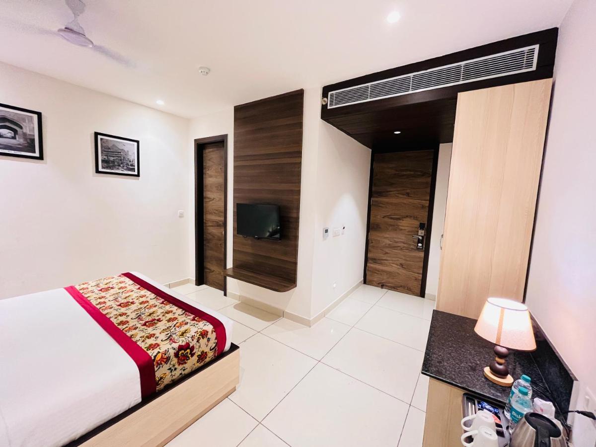 Hotel The Savode - Just 2 Mins From Golden Temple Amritsar Bagian luar foto