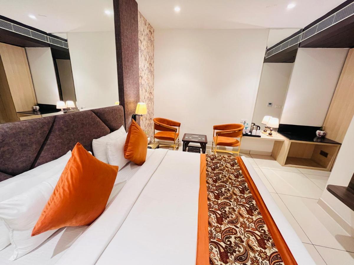 Hotel The Savode - Just 2 Mins From Golden Temple Amritsar Bagian luar foto