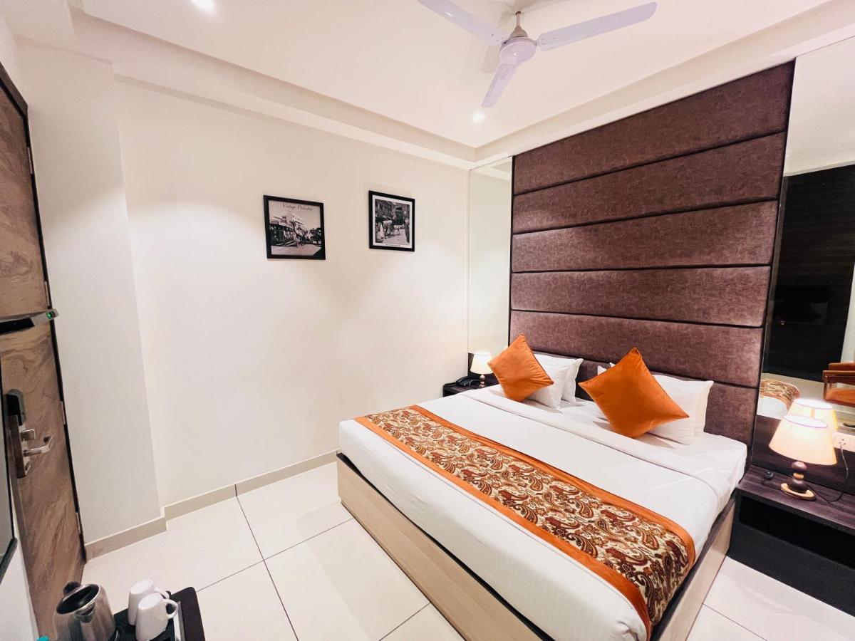 Hotel The Savode - Just 2 Mins From Golden Temple Amritsar Bagian luar foto
